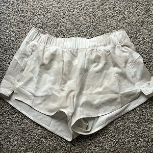 NWT Women's Cream Camo Shorts